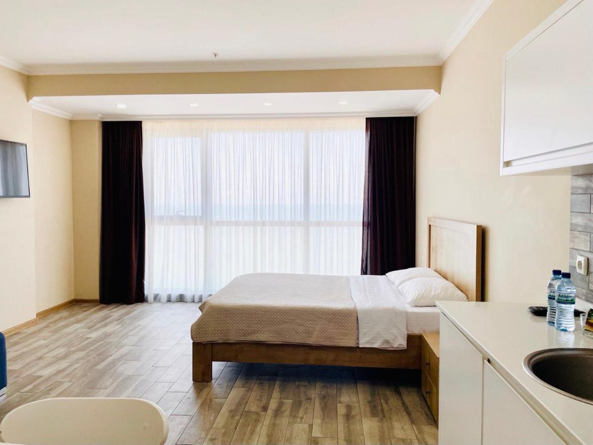 Balmaral Apart Hotel Batumi Exterior photo